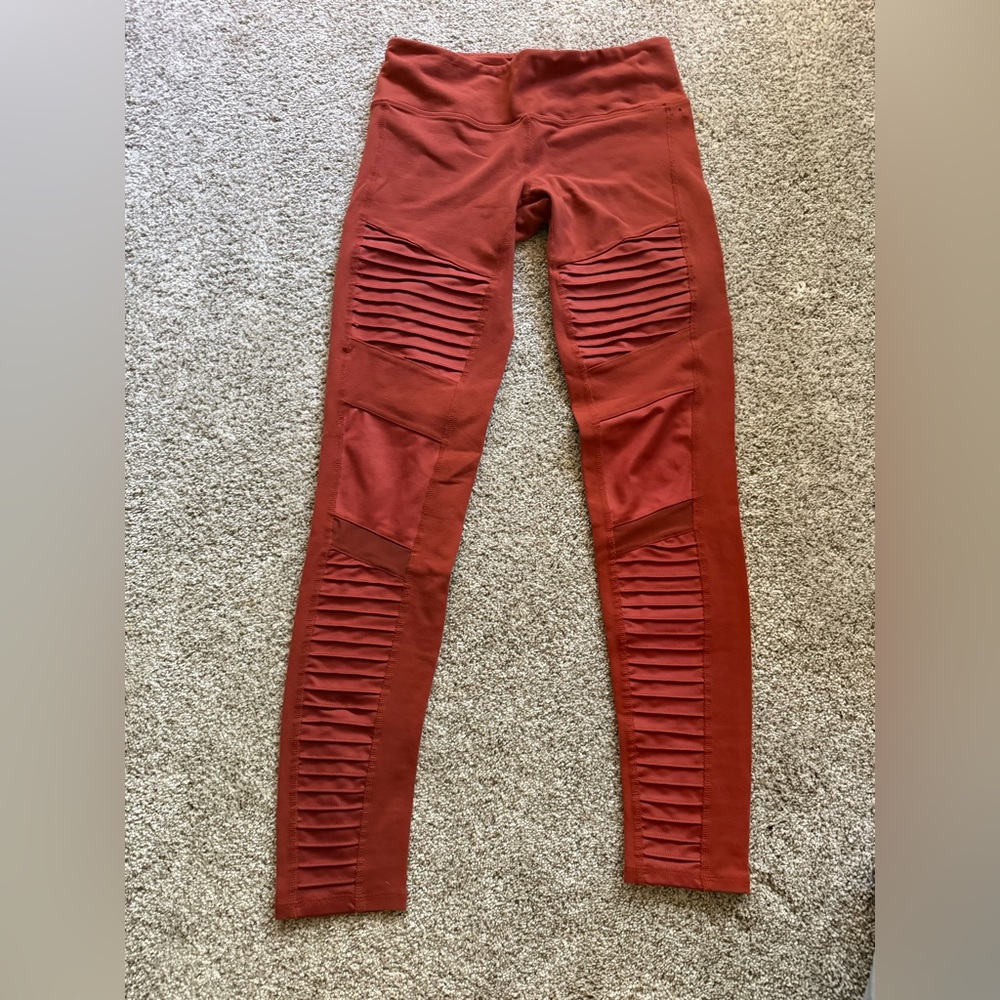 Medium Alo Leggings